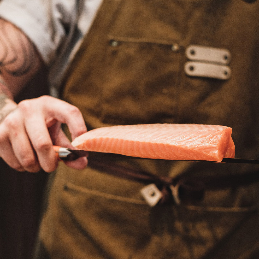 Filete de Salmón con piel, pieza de 1.3 KG aprox. ($17.990 x KG)